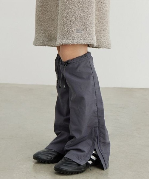 lilful(リルフル)の「ボリューム切り替え レッグウォーマー ブーツカバー風 フェイクスエード(レッグウォーマー・レディース・グレー・F)」の5枚目の写真