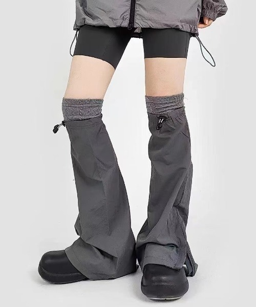 lilful(リルフル)の「ボリューム切り替え レッグウォーマー ブーツカバー風 フェイクスエード(レッグウォーマー・レディース・グレー・F)」の9枚目の写真