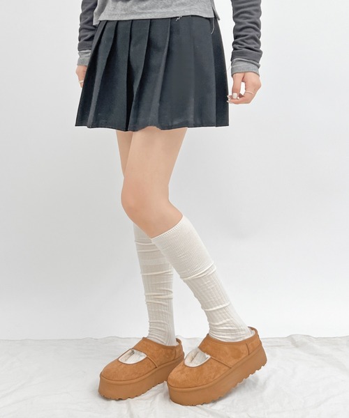 Shoes in Closet（シューズインクローゼット）の「軽量厚底 もこもこファー メリージェーン ムートン スリッポン 6465（スリッポン・レディース・キャメル/ライトベージュ・S/M/L/LL）」の4枚目の写真