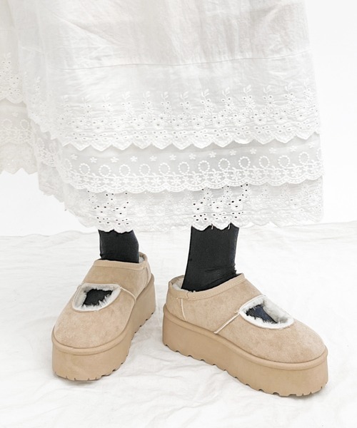 Shoes in Closet（シューズインクローゼット）の「軽量厚底 もこもこファー メリージェーン ムートン スリッポン 6465（スリッポン・レディース・キャメル/ライトベージュ・S/M/L/LL）」の17枚目の写真