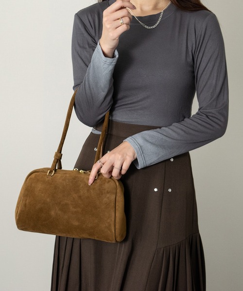 CHRISTIAN VILLA(クリスチャンヴィラ)の「【CHRISTIAN VILLA】ミディアムサイズレザーショルダーバッグ(Q56451)(ショルダーバッグ・レディース・ブラウン系その他/ブラック・ALL)」の11枚目の写真