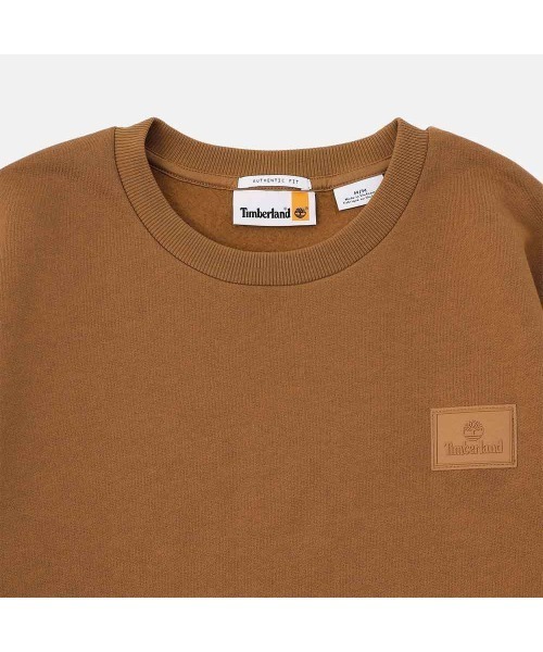 Timberland(ティンバーランド)の「シリコン バッジ クルーネック スウェット シャツ メンズ(スウェット・メンズ・ダークベージュ・XX-LARGE/X-LARGE/LARGE/MEDIUM/SMALL/X-SMALL)」の3枚目の写真