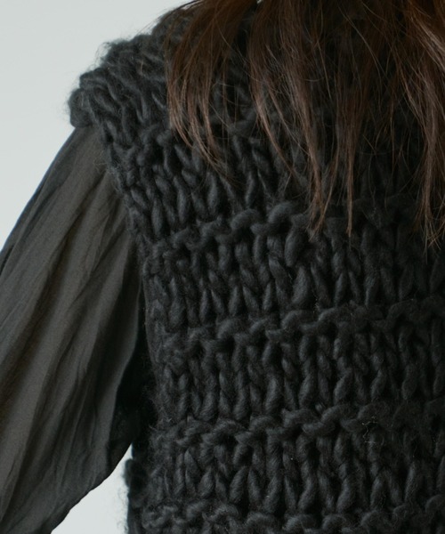 Libra Cue(リブラ キュー)の「ハンドニットベスト(ベスト・レディース・アイボリー/ブラック・FREE)」の15枚目の写真