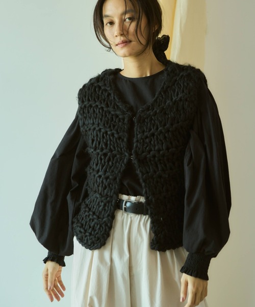 Libra Cue(リブラ キュー)の「ハンドニットベスト(ベスト・レディース・アイボリー/ブラック・FREE)」の7枚目の写真