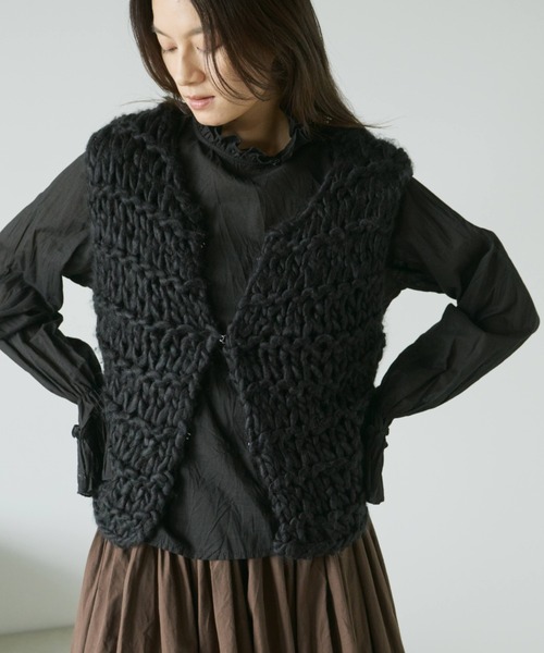 Libra Cue(リブラ キュー)の「ハンドニットベスト(ベスト・レディース・アイボリー/ブラック・FREE)」の11枚目の写真