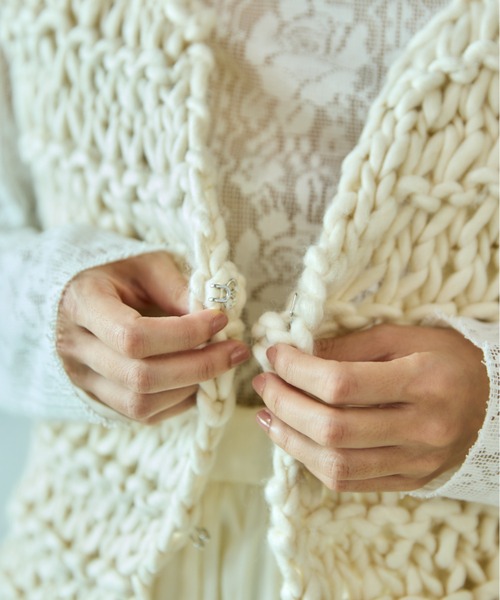 Libra Cue(リブラ キュー)の「ハンドニットベスト(ベスト・レディース・アイボリー/ブラック・FREE)」の17枚目の写真