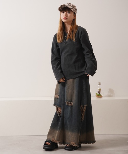 1111clothing（ワンフォークロージング）の「クロス刺繍 ピグメント ヘンリーネック ワッフル ロンT / Cross Stitch Pigment Henry Neck Waffle Long Sleeve T-Shirt（Tシャツ/カットソー・メンズ・チャコールグレー/グレー/ブラック・M/L）」の10枚目の写真