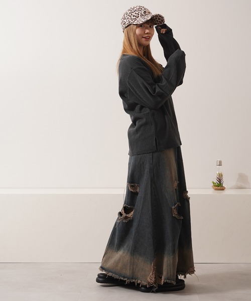 1111clothing（ワンフォークロージング）の「クロス刺繍 ピグメント ヘンリーネック ワッフル ロンT / Cross Stitch Pigment Henry Neck Waffle Long Sleeve T-Shirt（Tシャツ/カットソー・メンズ・チャコールグレー/グレー/ブラック・M/L）」の12枚目の写真