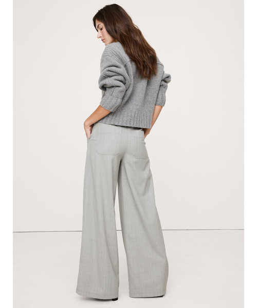 Banana Republic(バナナリパブリック)の「ハイライズ ワイドレッグ イタリアンウール パンツ(その他パンツ・レディース・ブラック/ブルー/ライトグレー・0/8/6/4/2)」の11枚目の写真