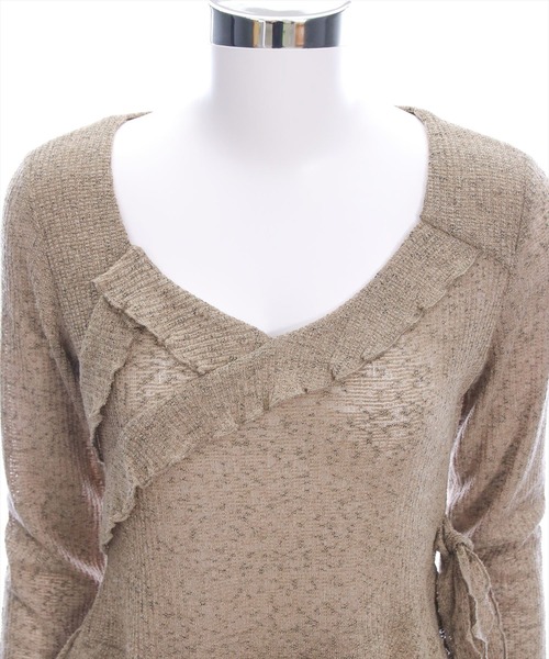 CLEAR BASIC（クリアベーシック）の「カシュクール風メロウフリルニットトップス［韓国ファッション カジュアル］≪AW新作≫（Tシャツ/カットソー・レディース・チャコールグレー/アイボリー/ブラウン・F）」の15枚目の写真