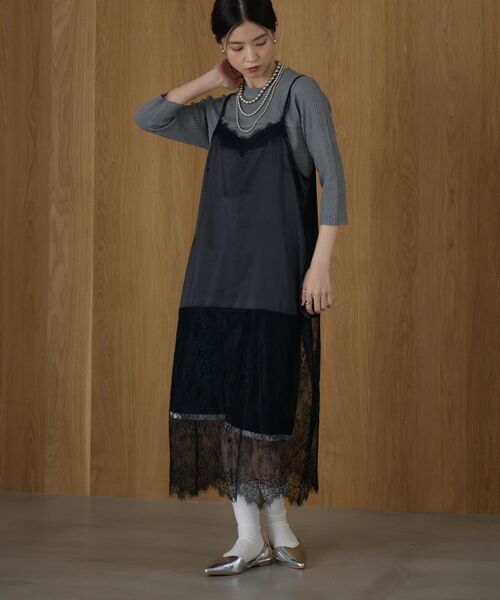 kivi（キヴィ）の「レース切り替えサテンOP（ワンピース・レディース・ブラウン/ブラック・FREE）」の2枚目の写真