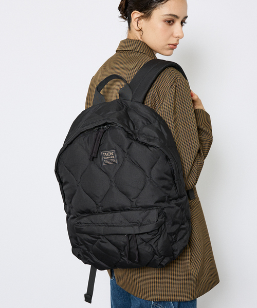 TAION（タイオン）の「【TAION/タイオン】ミリタリー ダウンバッグパック/ダウン/リュック/ユニセックス【WEB限定】（バックパック/リュック・メンズ・ブラック/ダークネイビー/グリーン系その他/グリーン系その他2/グリーン系その他3・フリー）」の2枚目の写真