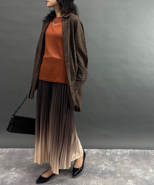 NICOLE white（ニコルホワイト）の「グラデーションプリーツスカート（スカート・レディース・ブラウン/ブラック・FREE）」の8枚目の写真