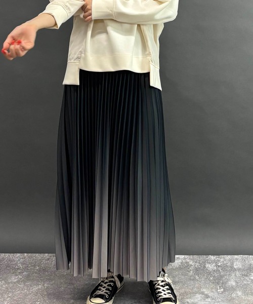 NICOLE white（ニコルホワイト）の「グラデーションプリーツスカート（スカート・レディース・ブラウン/ブラック・FREE）」の17枚目の写真