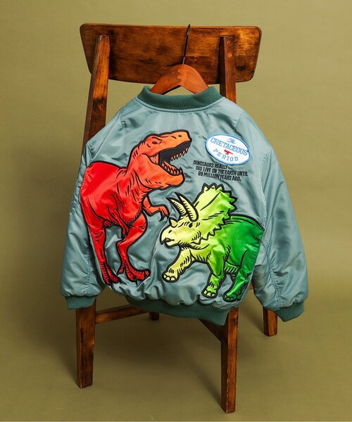 BREEZE(ブリーズ)の「【2WAY】リバーシブルダイナソーMA-1(MA-1・キッズ・カーキ・90/100/120/140)」の2枚目の写真