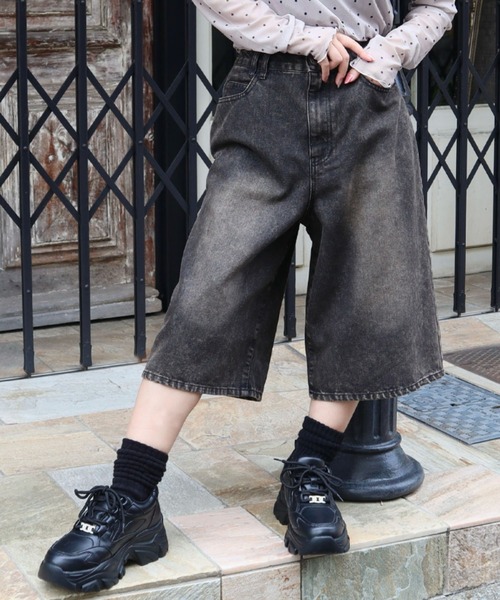 CECIL McBEE（セシルマクビー）の「デニムワイドハーフパンツ（デニムパンツ・レディース・ブラック/ブルー・LARGE/MEDIUM）」の3枚目の写真