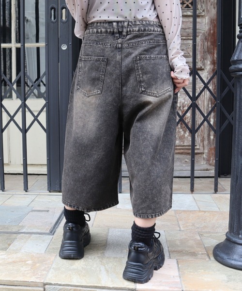 CECIL McBEE（セシルマクビー）の「デニムワイドハーフパンツ（デニムパンツ・レディース・ブラック/ブルー・LARGE/MEDIUM）」の6枚目の写真