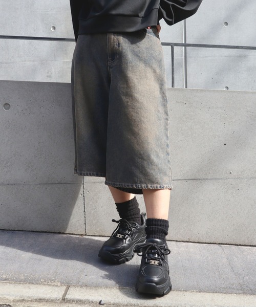 CECIL McBEE（セシルマクビー）の「デニムワイドハーフパンツ（デニムパンツ・レディース・ブラック/ブルー・LARGE/MEDIUM）」の13枚目の写真