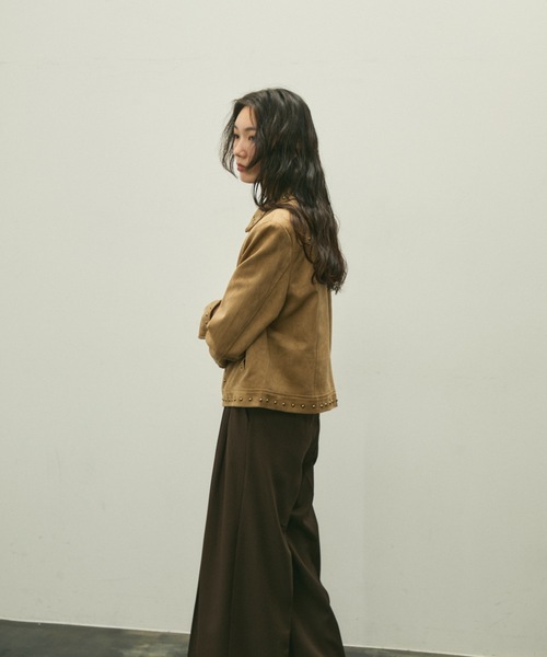 Lutim by u（ルチバイユー）の「Studs trim suede short jacket / スタッズトリムスエードショートジャケット（カバーオール・レディース・ベージュ・FREE）」の14枚目の写真