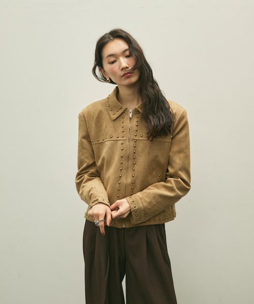 Lutim by u（ルチバイユー）の「Studs trim suede short jacket / スタッズトリムスエードショートジャケット（カバーオール・レディース・ベージュ・FREE）」の10枚目の写真