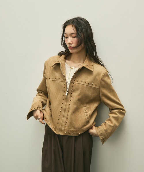 Lutim by u（ルチバイユー）の「Studs trim suede short jacket / スタッズトリムスエードショートジャケット（カバーオール・レディース・ベージュ・FREE）」の12枚目の写真