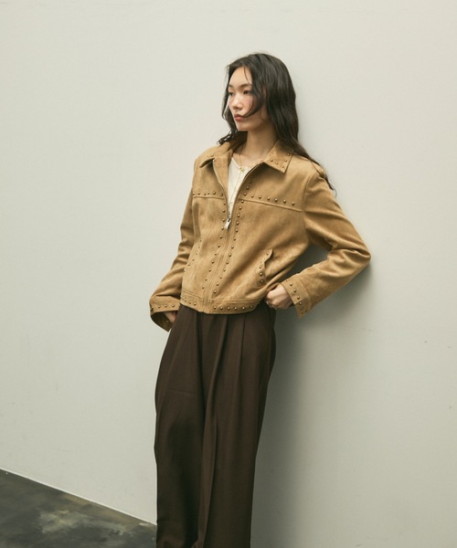 Lutim by u（ルチバイユー）の「Studs trim suede short jacket / スタッズトリムスエードショートジャケット（カバーオール・レディース・ベージュ・FREE）」の11枚目の写真