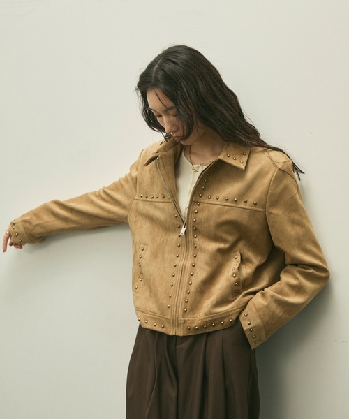 Lutim by u（ルチバイユー）の「Studs trim suede short jacket / スタッズトリムスエードショートジャケット（カバーオール・レディース・ベージュ・FREE）」の13枚目の写真