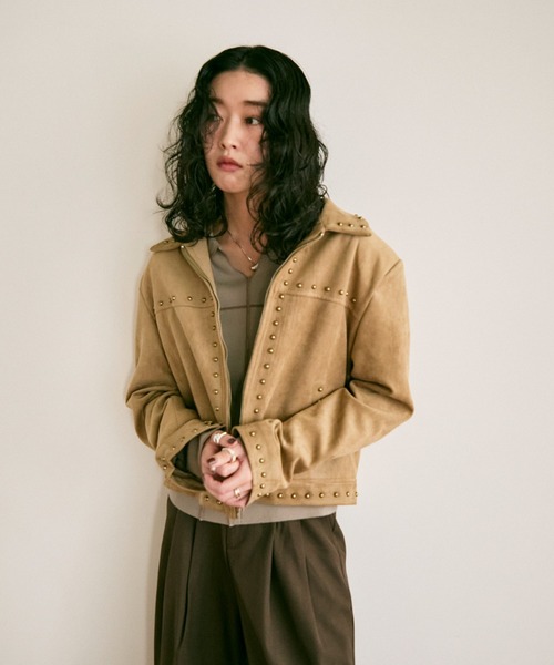 Lutim by u（ルチバイユー）の「Studs trim suede short jacket / スタッズトリムスエードショートジャケット（カバーオール・レディース・ベージュ・FREE）」の17枚目の写真