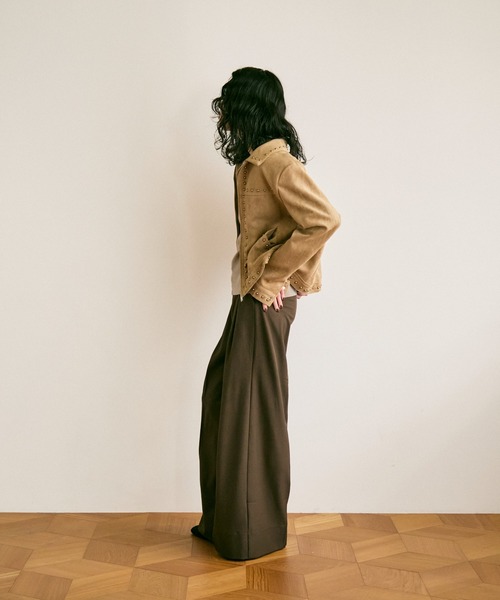 Lutim by u（ルチバイユー）の「Studs trim suede short jacket / スタッズトリムスエードショートジャケット（カバーオール・レディース・ベージュ・FREE）」の18枚目の写真