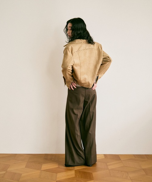 Lutim by u（ルチバイユー）の「Studs trim suede short jacket / スタッズトリムスエードショートジャケット（カバーオール・レディース・ベージュ・FREE）」の19枚目の写真