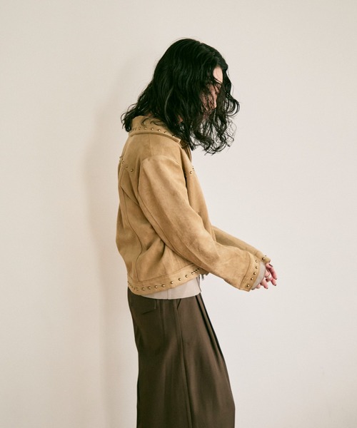 Lutim by u（ルチバイユー）の「Studs trim suede short jacket / スタッズトリムスエードショートジャケット（カバーオール・レディース・ベージュ・FREE）」の21枚目の写真