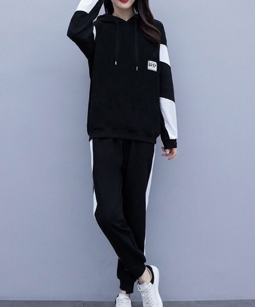 SallyLunn(サリーラン)の「ロゴラインスウェットセットアップ(スウェット・レディース・ブラック・LARGE/MEDIUM)」の4枚目の写真