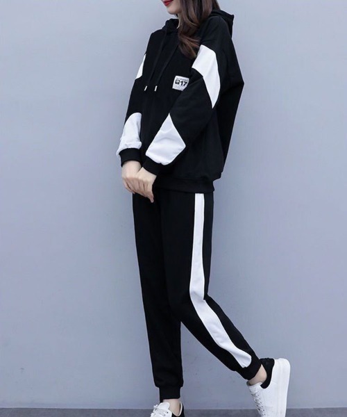 SallyLunn(サリーラン)の「ロゴラインスウェットセットアップ(スウェット・レディース・ブラック・LARGE/MEDIUM)」の5枚目の写真