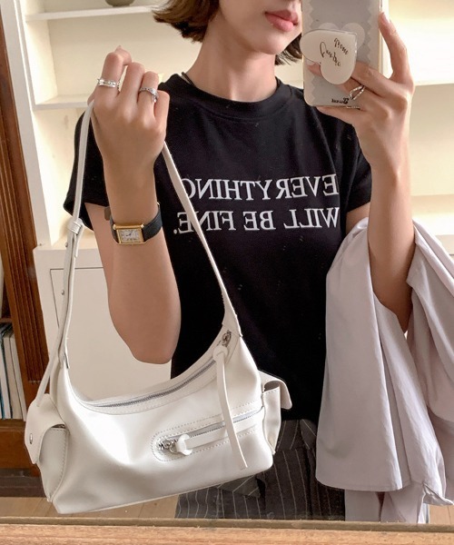 FREE STYLISTS（フリー スタイリスト）の「Y2K マルチポケットショルダーバッグ（ショルダーバッグ・レディース・ブラック/ホワイト・FREE）」の2枚目の写真