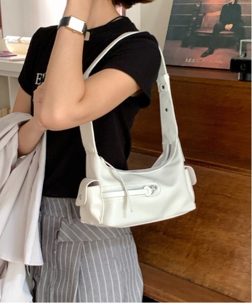 FREE STYLISTS（フリー スタイリスト）の「Y2K マルチポケットショルダーバッグ（ショルダーバッグ・レディース・ブラック/ホワイト・FREE）」の10枚目の写真