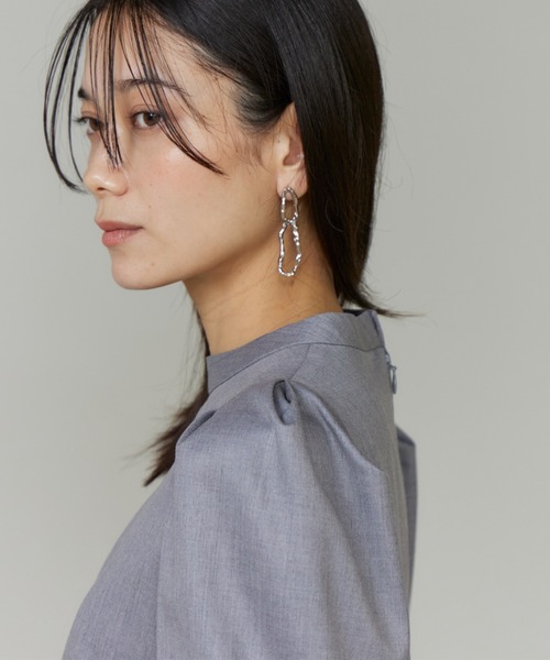 INED(イネド)の「【三尋木奈保コラボ】ギャバストレッチ盛り袖ブラウス(シャツ/ブラウス・レディース・グレー/ネイビー・11号/9号/7号)」の15枚目の写真