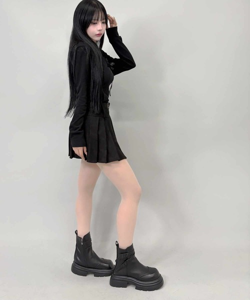 FOLLOWIN(フォロウィン)の「ベルト付きスエードプリーツミニスカート(スカート・レディース・ブラウン/ブラック・SMALL/MEDIUM)」の9枚目の写真