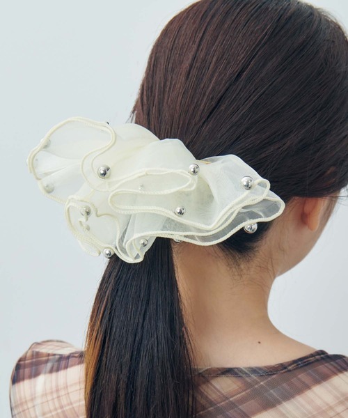 GOLDY（ゴールディ）の「スフィアー シアー フリル バレッタ（バレッタ/ヘアクリップ・レディース・ブラック系1/ブルー系1/ブラック系2/ブルー系2/ホワイト系2/ホワイト系1/パープル系2/ブラウン系1/ブラウン系2/グレー系2/パープル系1/グレー系1・FREE）」の3枚目の写真