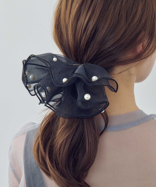 GOLDY（ゴールディ）の「スフィアー シアー フリル バレッタ（バレッタ/ヘアクリップ・レディース・ブラック系1/ブルー系1/ブラック系2/ブルー系2/ホワイト系2/ホワイト系1/パープル系2/ブラウン系1/ブラウン系2/グレー系2/パープル系1/グレー系1・FREE）」の4枚目の写真