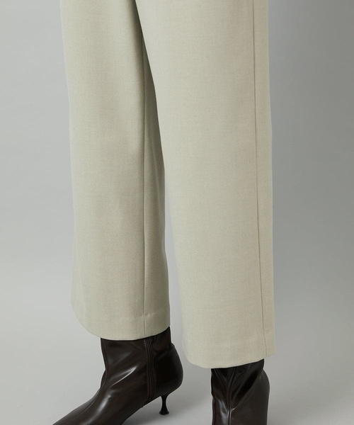 MICHEL KLEIN（ミッシェル・クラン）の「［定番人気/新色追加］裏起毛ワイドクロップドパンツ(機能素材)（その他パンツ・レディース・ブラック/アイボリー/ベージュ/ライトグレー・38）」の20枚目の写真