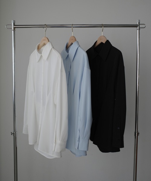Louere(ルエレ)の「バックオープンシャツ(シャツ/ブラウス・レディース・ホワイト/ブラック/ブルー・SMALL/MEDIUM/LARGE/X-LARGE)」の21枚目の写真