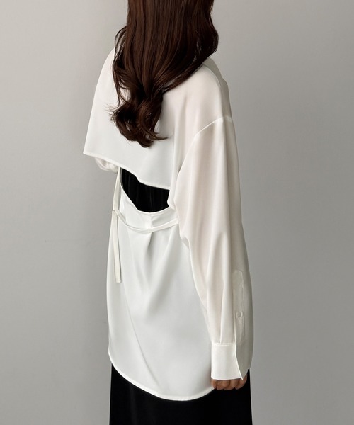 Louere(ルエレ)の「バックオープンシャツ(シャツ/ブラウス・レディース・ホワイト/ブラック/ブルー・SMALL/MEDIUM/LARGE/X-LARGE)」の5枚目の写真