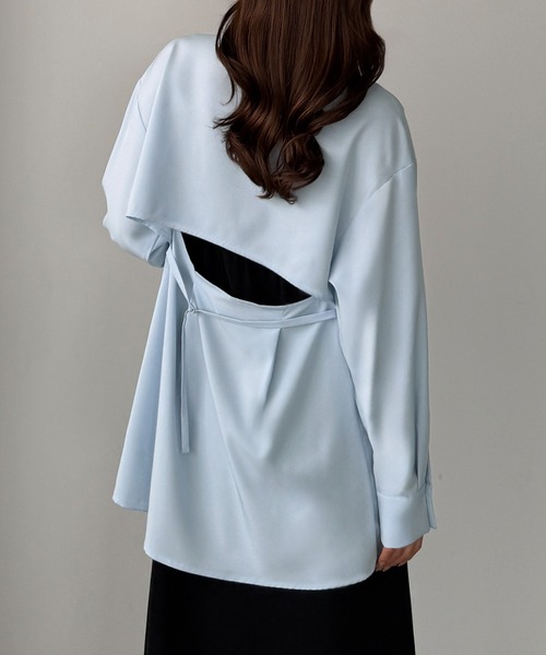 Louere(ルエレ)の「バックオープンシャツ(シャツ/ブラウス・レディース・ホワイト/ブラック/ブルー・SMALL/MEDIUM/LARGE/X-LARGE)」の14枚目の写真
