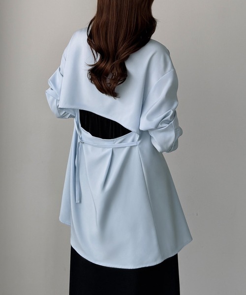 Louere(ルエレ)の「バックオープンシャツ(シャツ/ブラウス・レディース・ホワイト/ブラック/ブルー・SMALL/MEDIUM/LARGE/X-LARGE)」の15枚目の写真