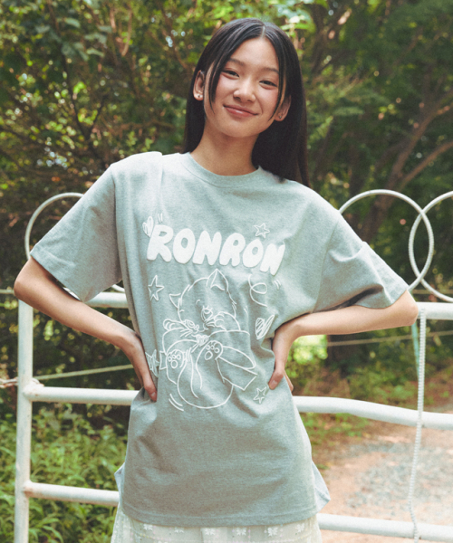 RONRON(ロンロン)の「EMBO KITSCH CAT OVER FIT T SHIRT MELANGE GREY(Tシャツ/カットソー・レディース・その他・FREE)」の2枚目の写真