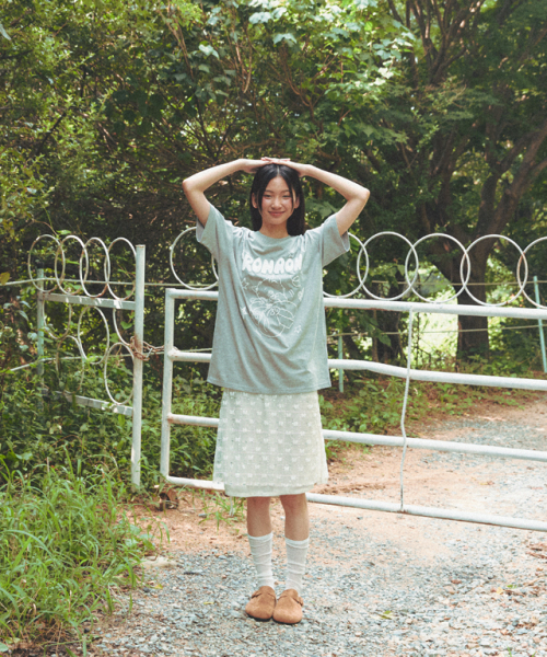 RONRON(ロンロン)の「EMBO KITSCH CAT OVER FIT T SHIRT MELANGE GREY(Tシャツ/カットソー・レディース・その他・FREE)」の4枚目の写真