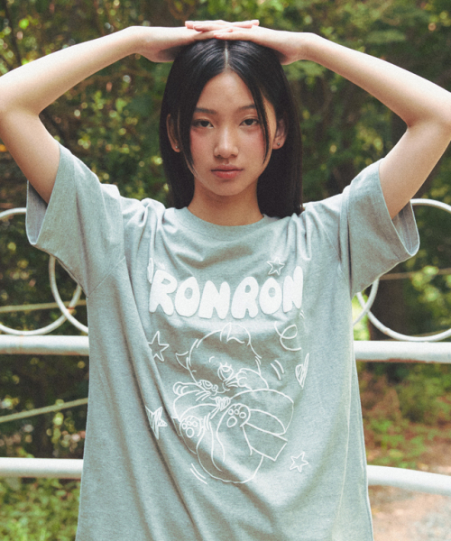 RONRON(ロンロン)の「EMBO KITSCH CAT OVER FIT T SHIRT MELANGE GREY(Tシャツ/カットソー・レディース・その他・FREE)」の5枚目の写真
