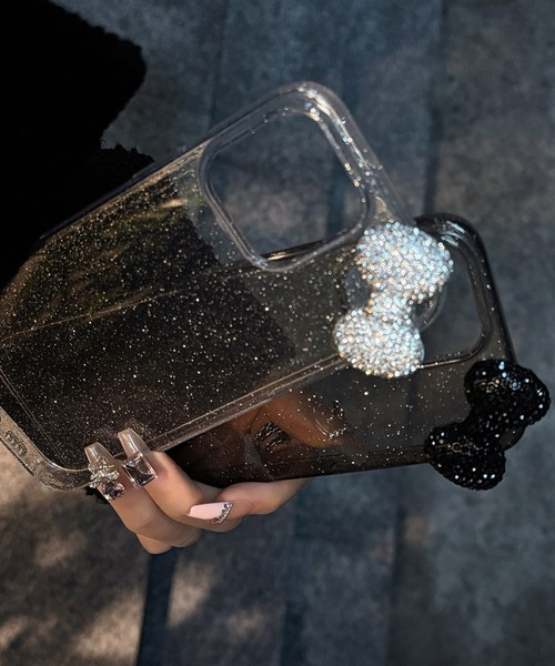 Vini(ヴィニ)の「キラキラ リボン ラメ入り クリア iPhone ケース 13.13Pro.14.15.15Pro.16.16Pro.17(スマホケース/カバー・レディース・シルバー/ブラック・iPhone 13/iPhone 13 Pro/iPhone 14/iPhone 15/iPhone 15 Pro/iPhone 16/iPhone 16 Pro)」の3枚目の写真