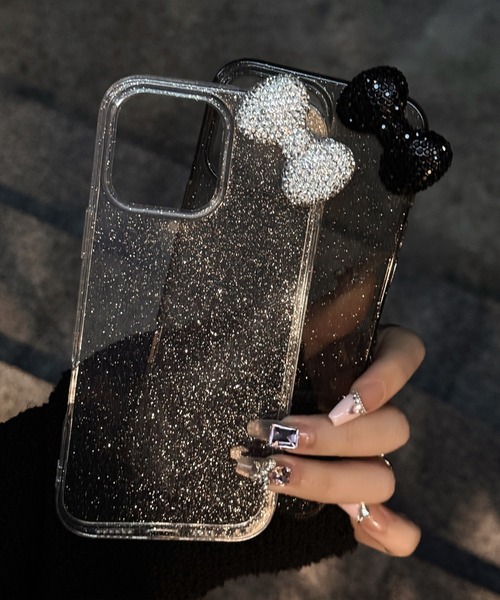Vini(ヴィニ)の「キラキラ リボン ラメ入り クリア iPhone ケース 13.13Pro.14.15.15Pro.16.16Pro.17(スマホケース/カバー・レディース・シルバー/ブラック・iPhone 13/iPhone 13 Pro/iPhone 14/iPhone 15/iPhone 15 Pro/iPhone 16/iPhone 16 Pro)」の4枚目の写真
