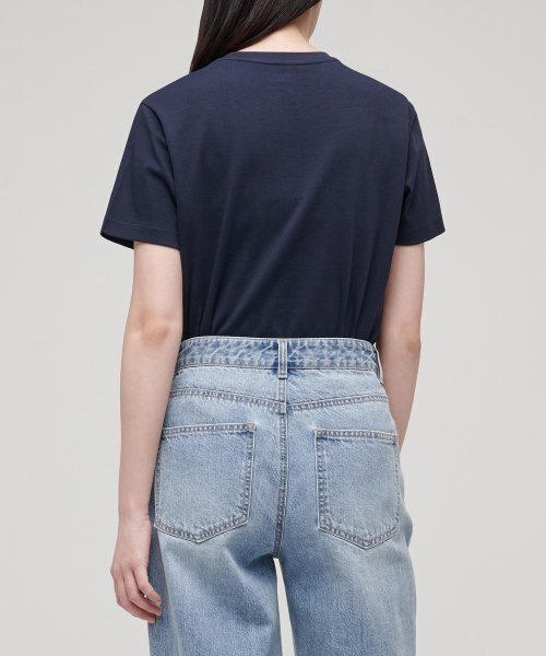 MUSINSA STANDARD WOMAN（ムシンサスタンダードウーマン）の「ウィメンズベーシッククルーネックTシャツ[ダークネイビー]（Tシャツ/カットソー・レディース・その他・SMALL/MEDIUM/X-SMALL/X-LARGE/LARGE）」の4枚目の写真